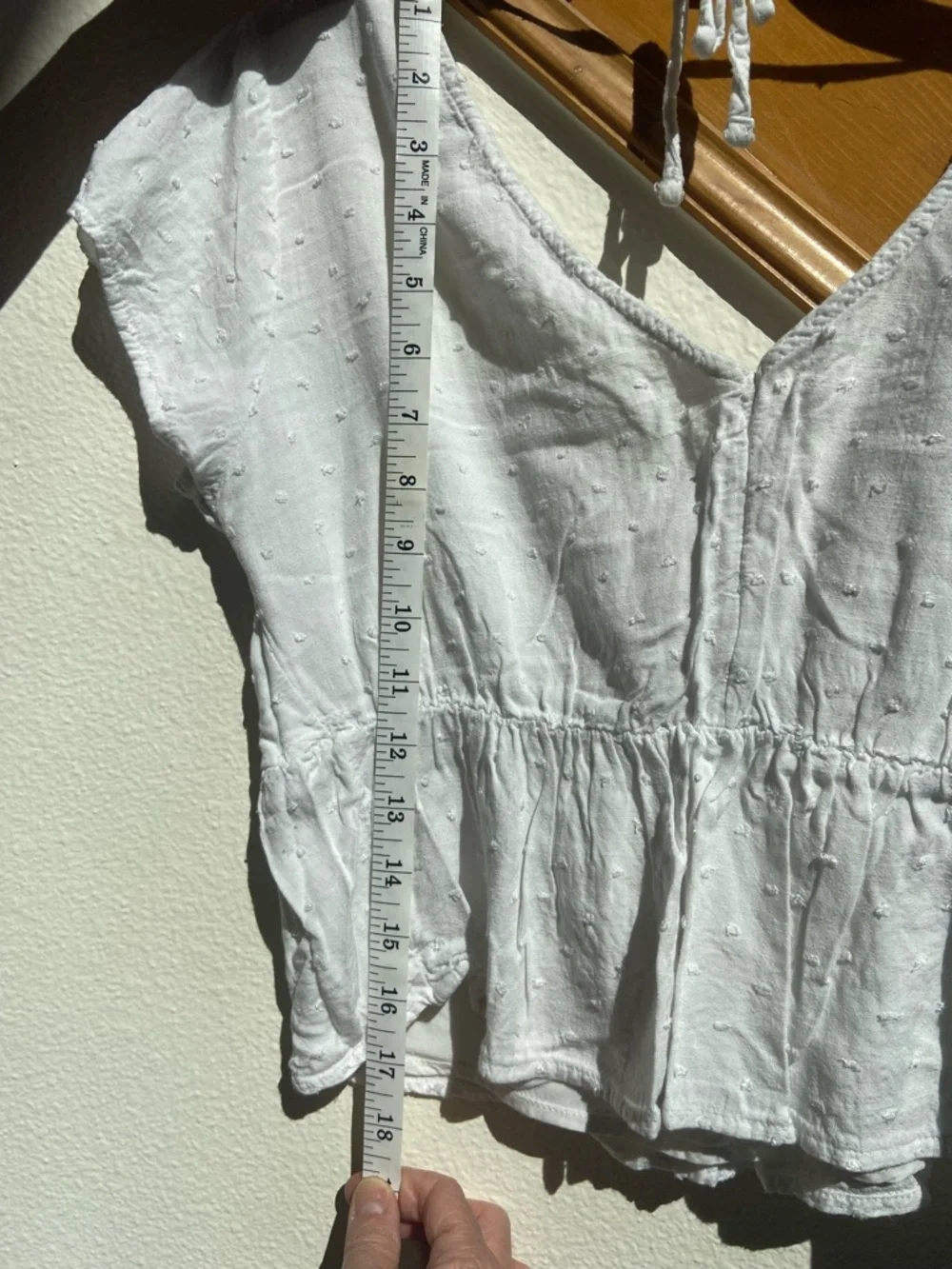 Hollister White Babydoll Tee with Tie Back Detail, YA size S great condition